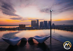 Hotel Serviced Apartments Top One Infinity Pool with View of 360 Degree